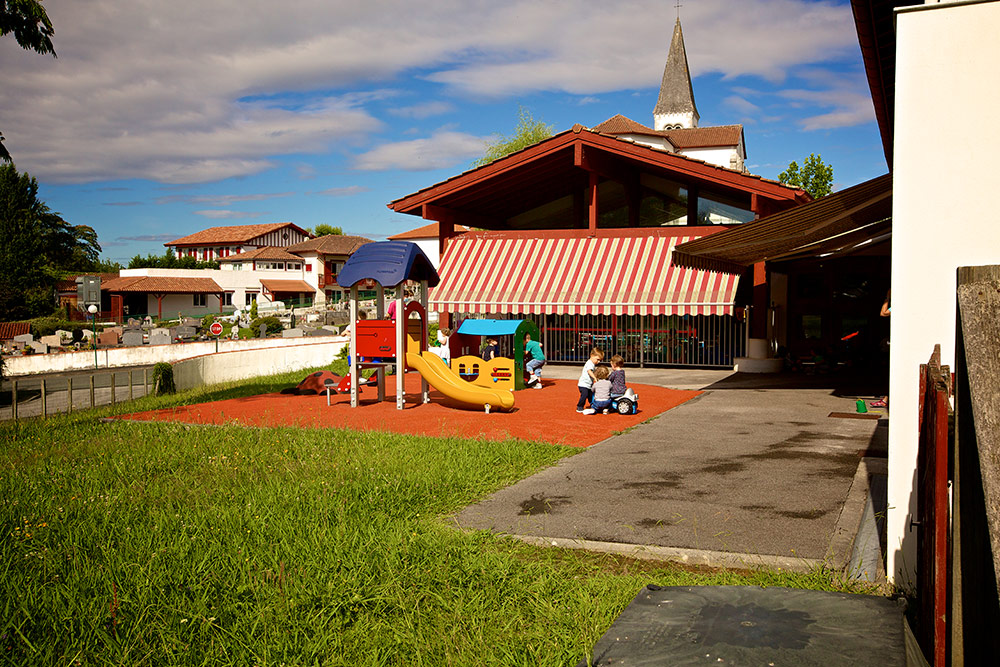 creche laminak parc exterieur laguntza etxerat